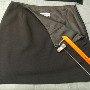 bebe skirt size 6 but fits like 4